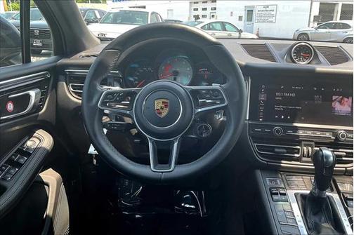 2021 Porsche Macan Base