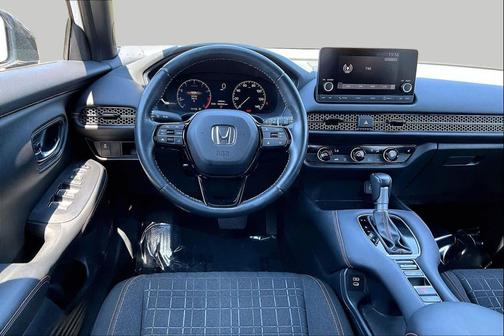 Platinum White Pearl 2024 Honda HR-V 2WD Sport