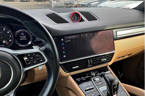 2022 Porsche Cayenne Platinum Edition