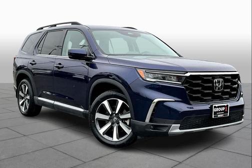Obsidian Blue Pearl 2023 Honda Pilot Touring 8-Passenger