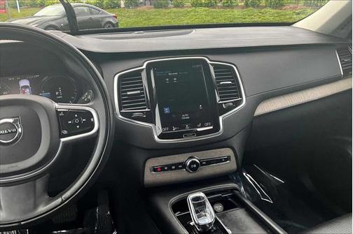 2022 Volvo XC90 Recharge Plug-In Hybrid T8 Inscription 7 Passenger