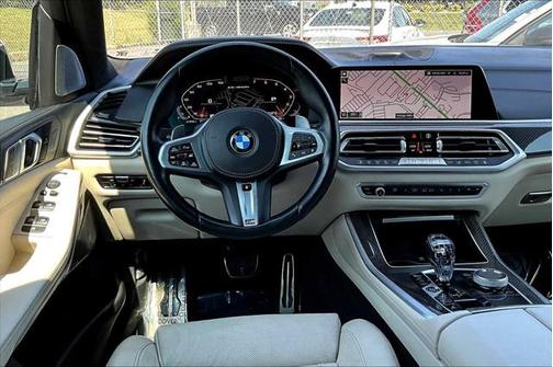 2022 BMW X5 M50i