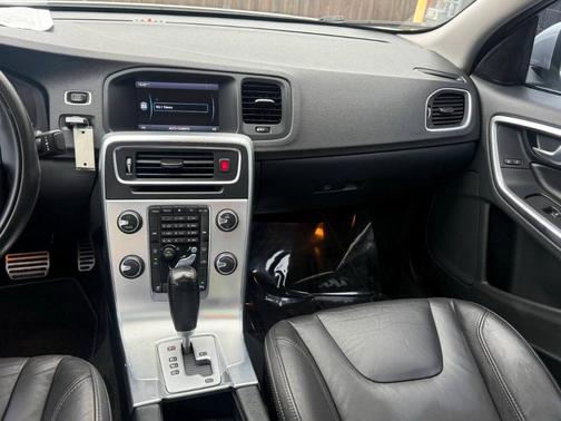 2012 Volvo S60 T6 R-Design