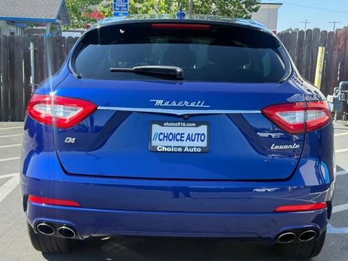 Blu Emozione Mica 2019 Maserati Levante Base