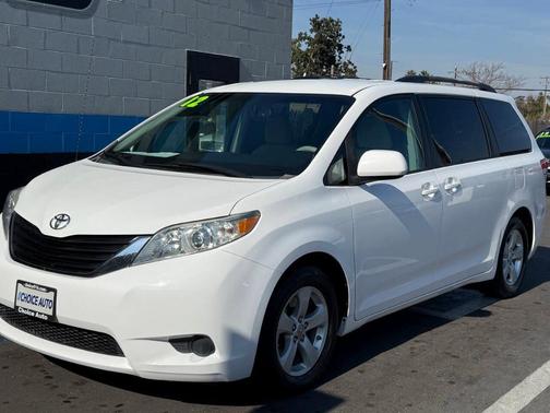 2012 Toyota Sienna LE