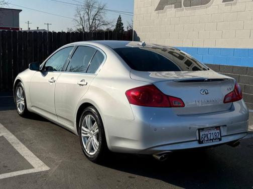 2011 INFINITI G37 Journey