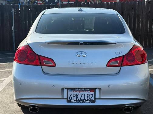 2011 INFINITI G37 Journey