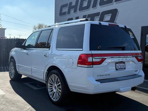 2015 Lincoln Navigator Base