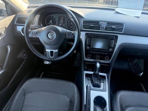 2013 Volkswagen Passat 2.5 SE