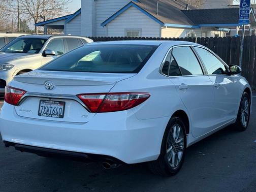 2015 Toyota Camry SE
