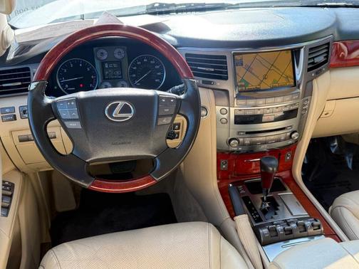 2010 Lexus LX 570 Base (A6)