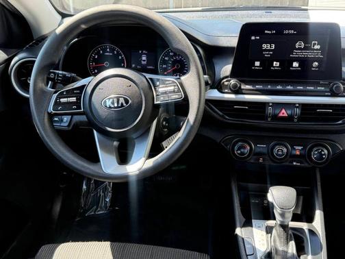 White 2021 Kia Forte LXS