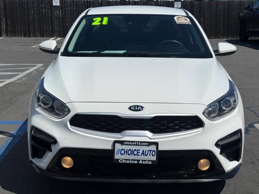 White 2021 Kia Forte LXS