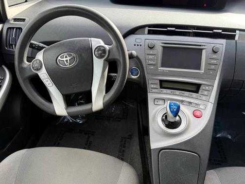 2013 Toyota Prius Plug-in Base