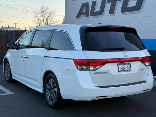 2015 Honda Odyssey Touring Elite