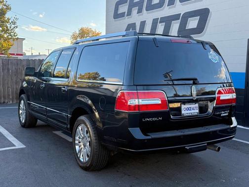 2011 Lincoln Navigator L