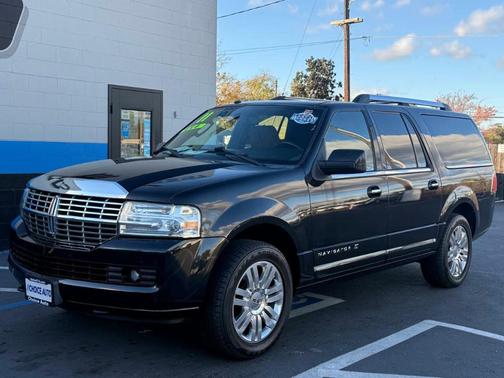 2011 Lincoln Navigator L