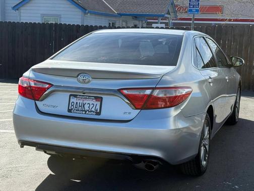 2017 Toyota Camry SE