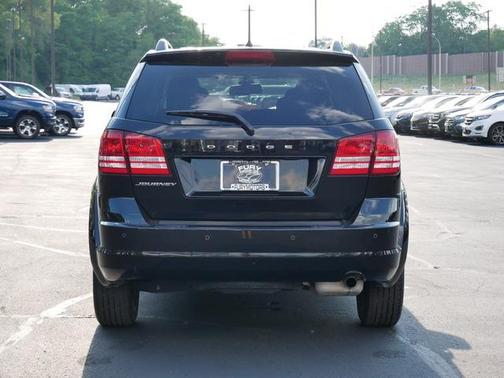 Photo 3 of 21 of 2020 Dodge Journey SE Value