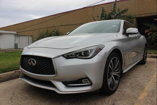 2017 INFINITI Q60 2.0T