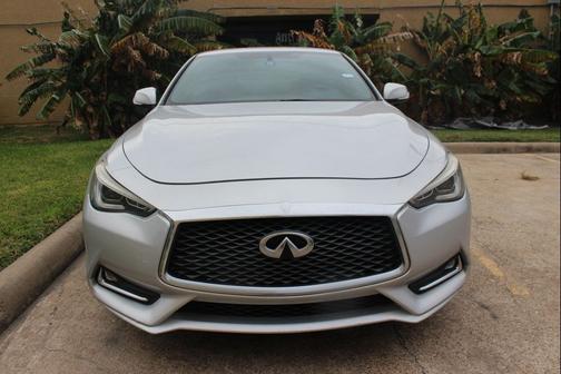 2017 INFINITI Q60 2.0T