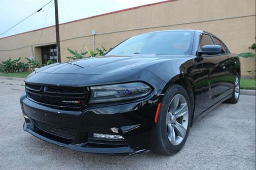 Pitch Black Clearcoat 2016 Dodge Charger SXT
