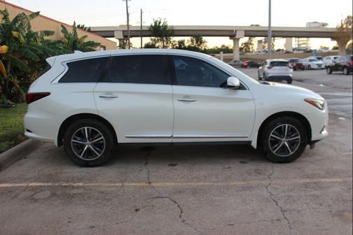 2017 INFINITI QX60 Base