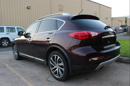 2016 INFINITI QX50 Base
