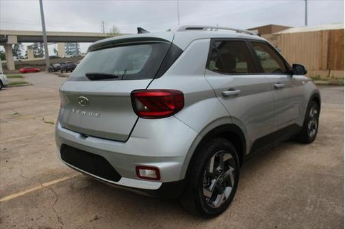 2021 Hyundai VENUE SEL