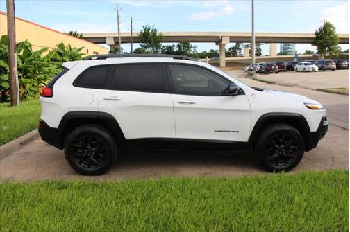 2017 Jeep Cherokee Trailhawk
