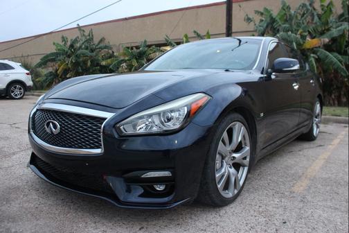 2015 INFINITI Q70 3.7