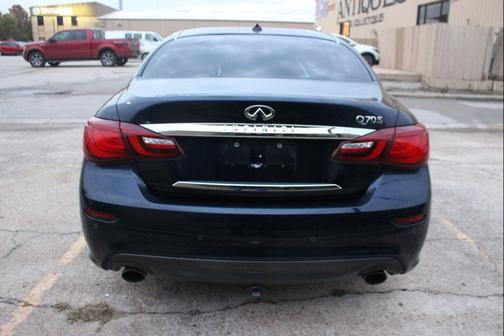 2015 INFINITI Q70 3.7