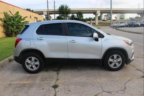 Silver Ice Metallic 2020 Chevrolet Trax LS