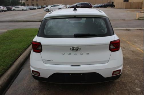 2022 Hyundai VENUE SE