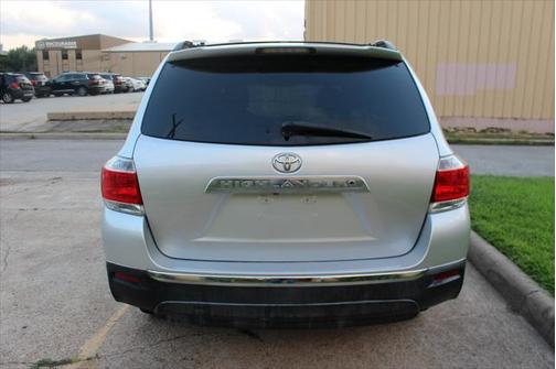 2013 Toyota Highlander SE