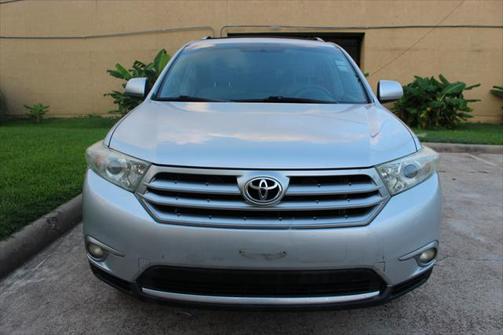 2013 Toyota Highlander SE