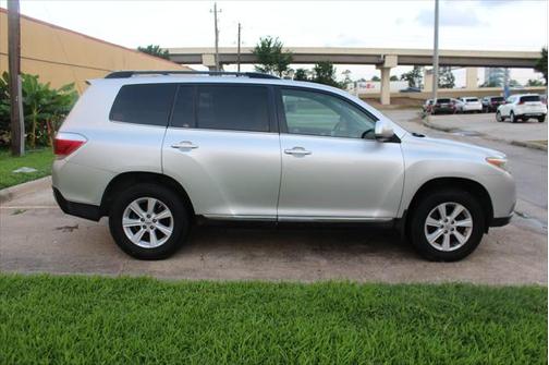 2013 Toyota Highlander SE