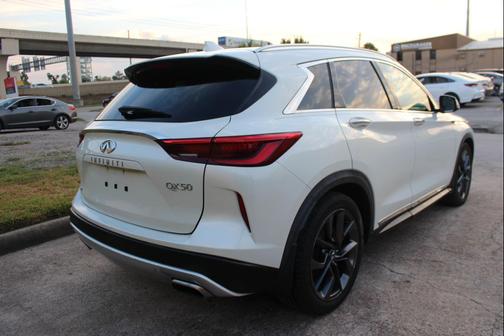 White 2019 INFINITI QX50 ESSENTIAL