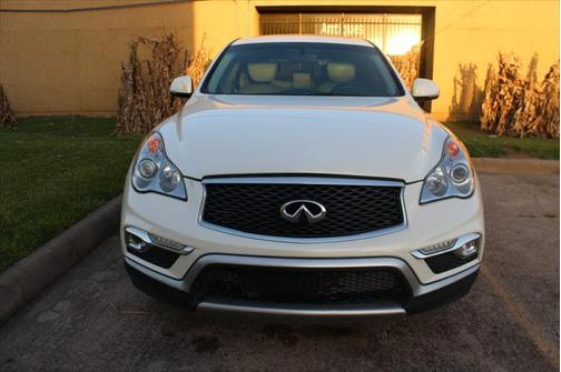 2017 INFINITI QX50 Base
