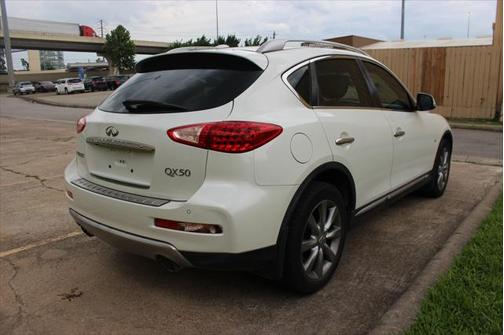 2016 INFINITI QX50 Base