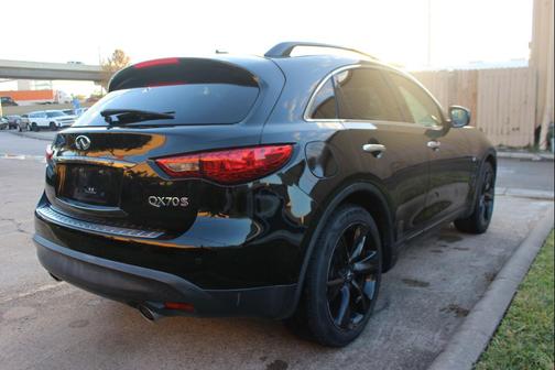 2015 INFINITI QX70 Base