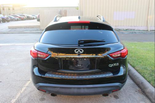 2015 INFINITI QX70 Base