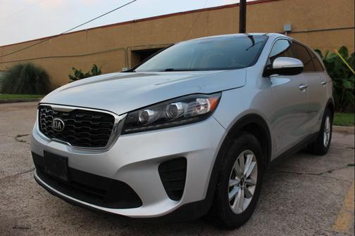 Sparkling Silver 2020 Kia Sorento LX