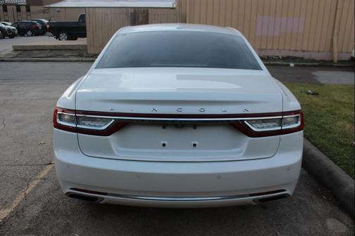 2017 Lincoln Continental Premiere