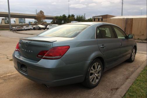 2008 Toyota Avalon XL