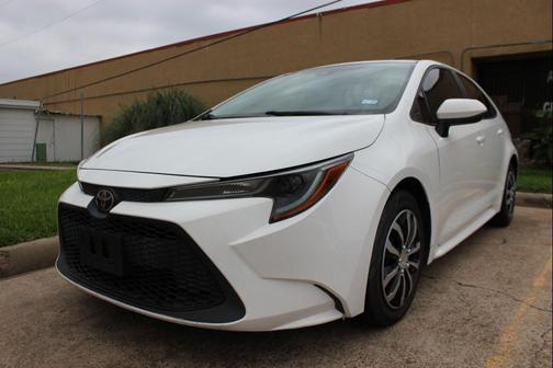 Super White 2020 Toyota Corolla LE