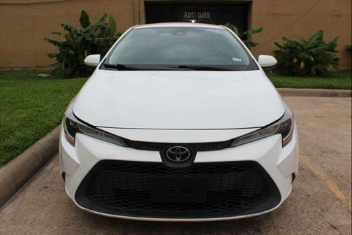 Super White 2020 Toyota Corolla LE