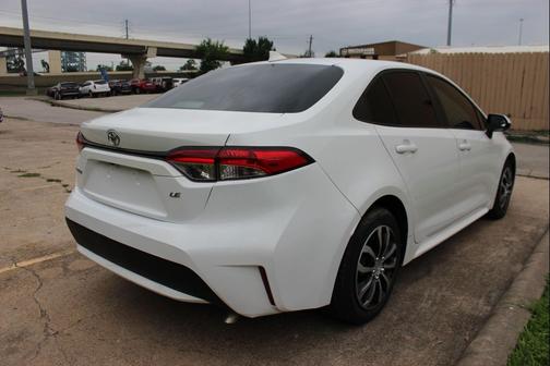 Super White 2020 Toyota Corolla LE