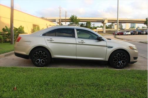 2017 Ford Taurus SE