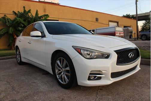 2015 INFINITI Q50 Premium